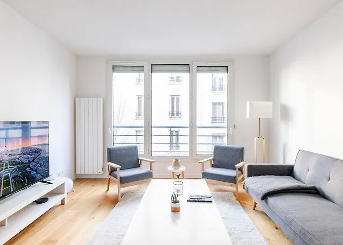 3 Bedroom Flat Close Montmartre